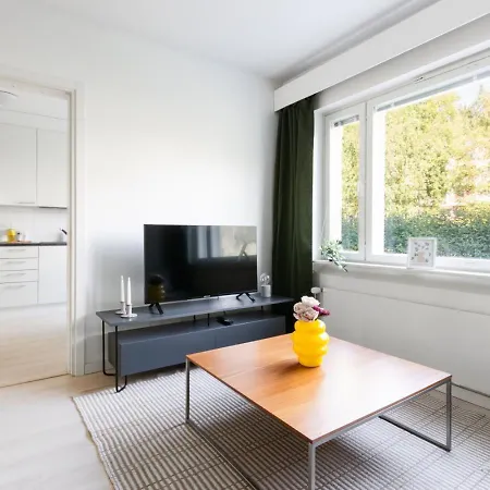 Cosy With Balcony, Good Transport Connections. Appartamento *