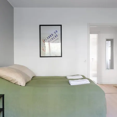 Cosy With Balcony, Good Transport Connections. *