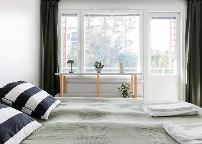 Cosy With Balcony, Good Transport Connections. דירה *