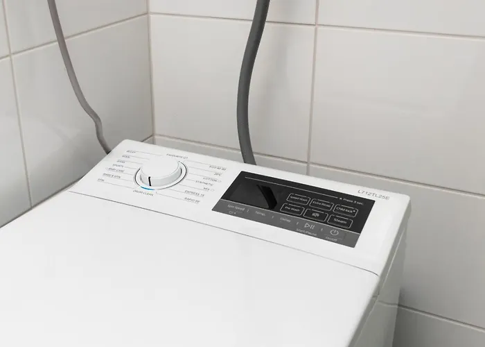 Cosy With Balcony, Good Transport Connections. * Jyväskylä